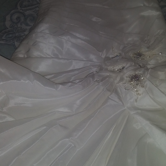 Wedding dress by Sotera Midgley - Picture 7 of 7